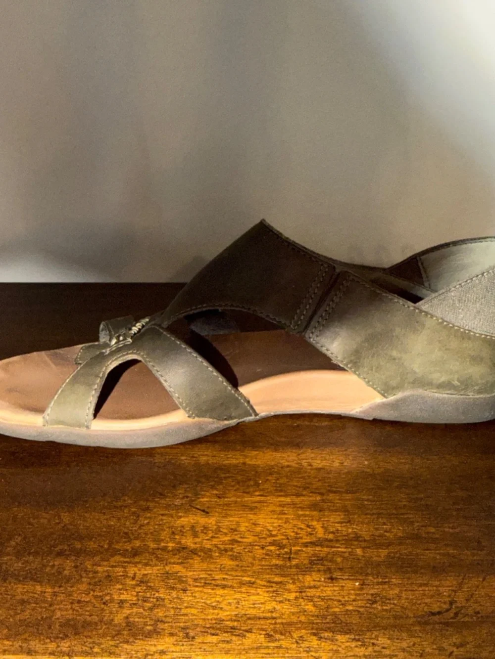 Merrell Women’s Flaxen Olive Leather Sandals Size 9 Outdoors Walking